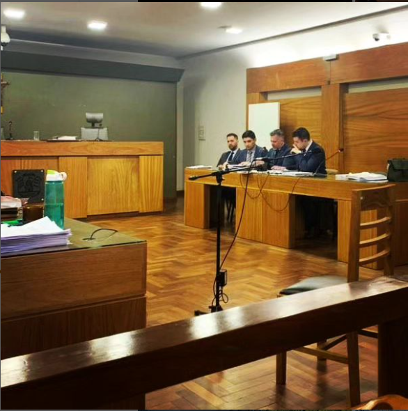 Abogado Franco Poeta en audiencia de juicio oral penal.

