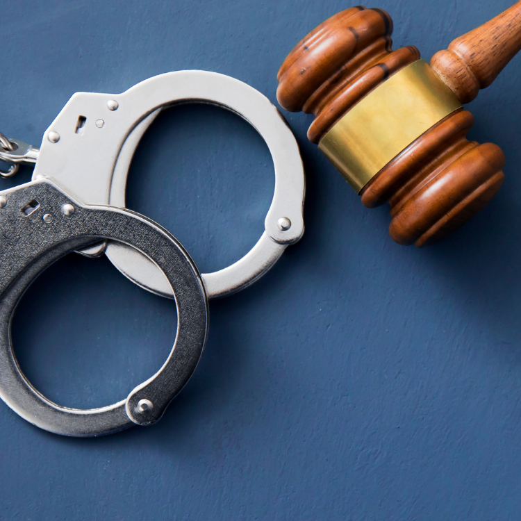 Franco A. Poeta Abogado Penalista Carlos Paz
Defensa Penal
Asistencia a Víctimas
Denuncias por Violencia Familiar y de Género
Casos de Abuso Sexual
Defensa en casos de estafas, robos, hurtos y fraudes .
Asesoramiento y representación legal en causas de menores.
Constitución en Querellante